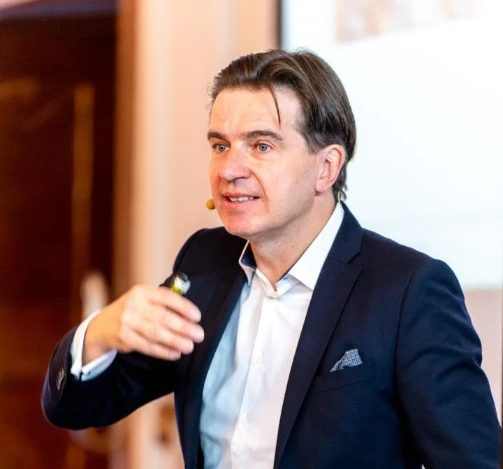 Prof. Thomas R. Köhler – Keynote Speaker digital transformation