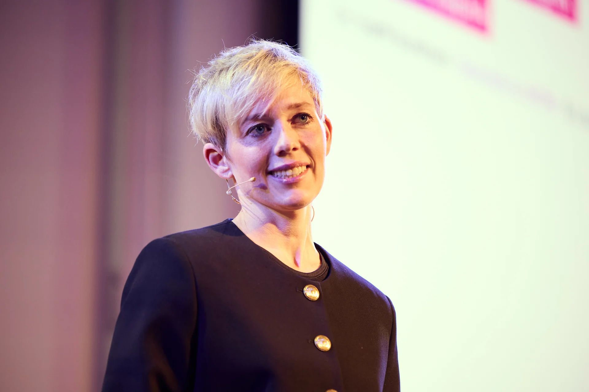 Dr. Steffi Burkhart – Keynote Speaker new work